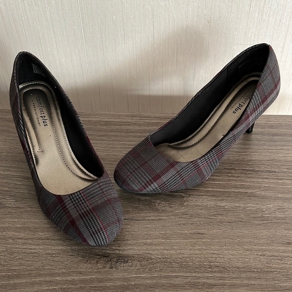 Comfort Plus by Predictions Rounded Toe Pumps